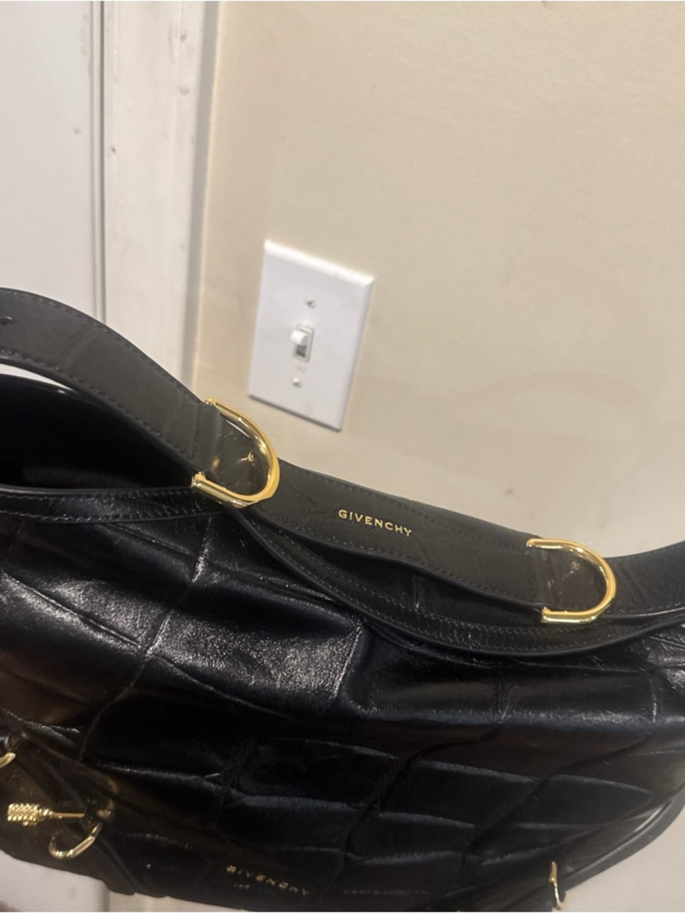 Givenchy Black Quilted Leather Shoulder Bag/Gold Hardware/NEVER USED! DISCOUNTED - Picture 5 of 16
